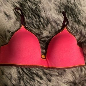 NWOT Pink Victoria Secret 34C no wire no tags
